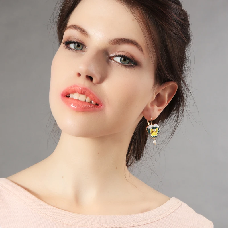 

New Design Women Flower Pendant Glamour Enamel Earrings