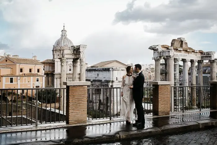 piazza-del-campidoglio-in-rome-was-the-perfect-wedding-destination-for-this-art-and-history-loving-couple-quince-and-mulberry-studios-36-700x467