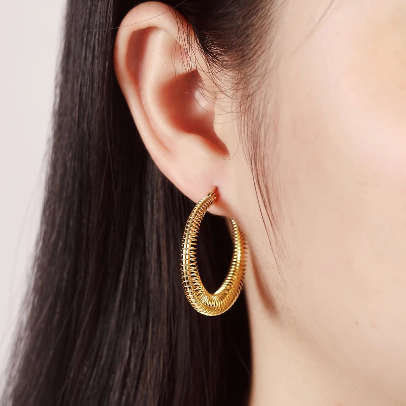 

New Arrival Bottom Large Middle Small Spring Hoop Earrings High Quality Titanium Steel Gold Color Woman Earrings Wholesale