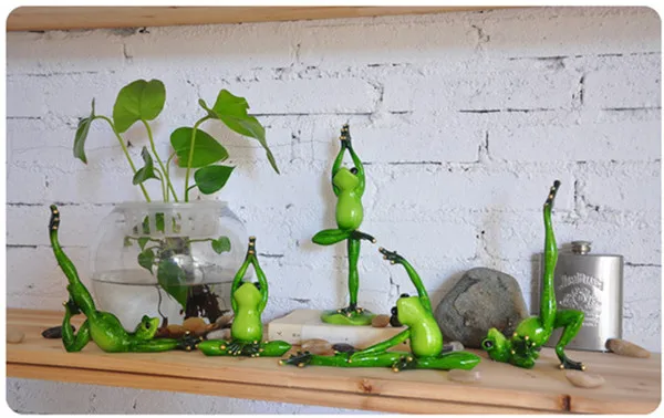 Funny Frog Family Yoga Styles Resin Toys Figures - 2