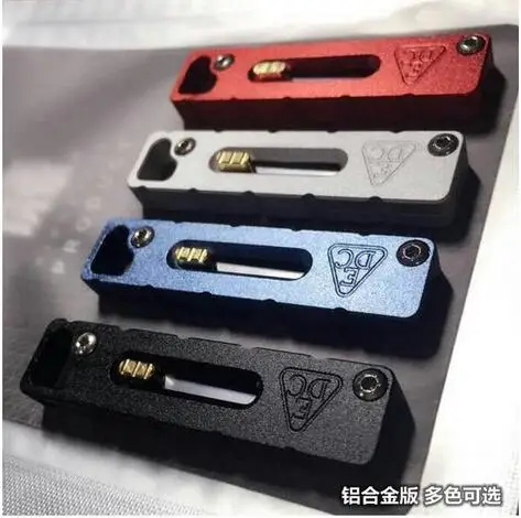 

EDC New Titanium And aluminum alloy two versions Baking Blue Graphic Cool Cutter Cutter Multifunctional Locked EDC Pocket Tool