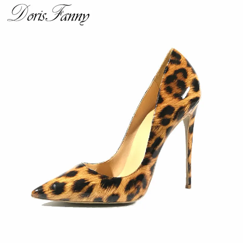 Пикантные туфли-лодочки; обувь из лакированной кожи с леопардовым принтом; женские туфли на высоком каблуке 12 см; размеры 34-45; DORISFANNY; Брендовая обувь