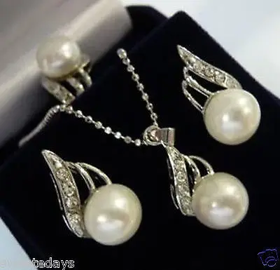 

Free shipping Charming white pearl pendant necklace earring ring set