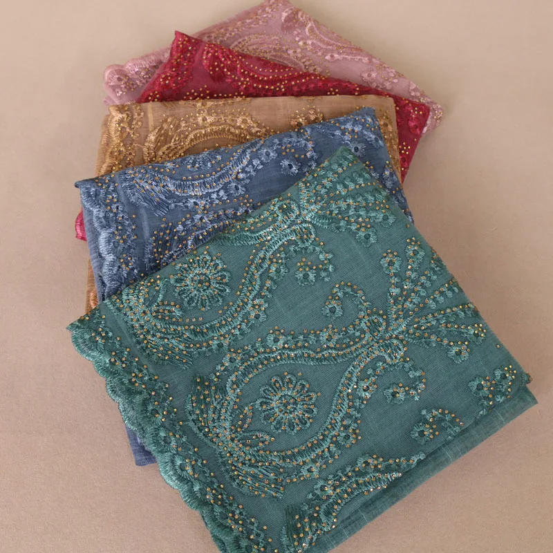 Женский однотонный кружевной шарф с бриллиантами, новые хлопковые шарфы с вышивкой, осенне-зимняя плотная повязка на голову, мусульманский хиджаб, Echarpe Foulard Femme
