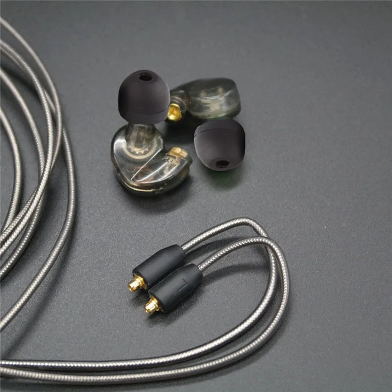 earphone vs SHURE SE215 535