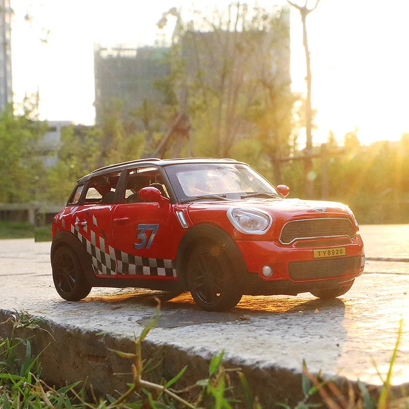 

1:32 Minicar Model Exquisite Gift Collection Alloy Simulation Shape Sound Effect Flashing Light Car Toys for Boys