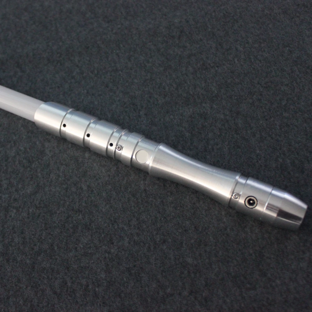 2018 New 1 Pcs Cosplay Lightsaber With Light Sound Led Red Green Blue Saber Laser Metal Sword Toys Birthday Star Kids Gifts Game (5)