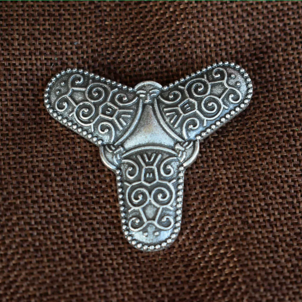 

SanLan 12pcs 9th century viking brooch