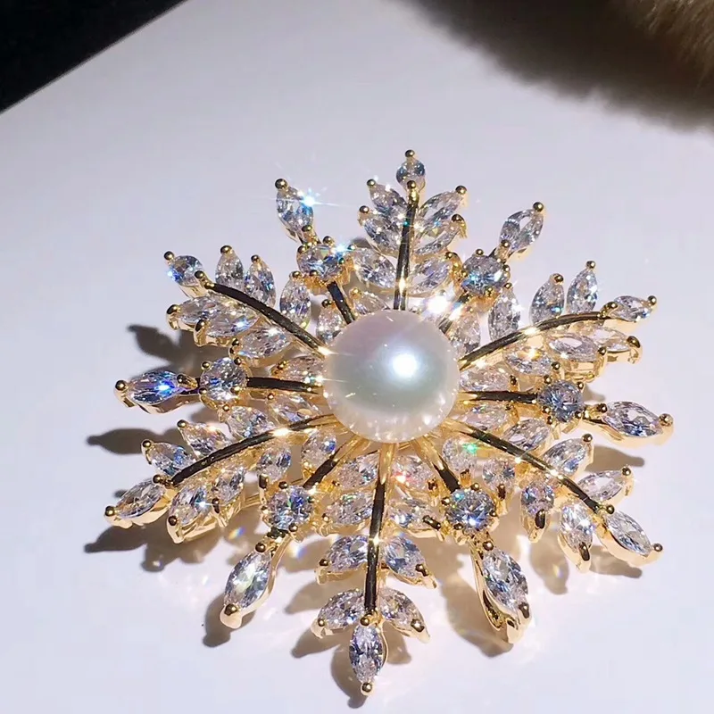 

Send to their girlfriends Zhuji pin factory beautiful brooches Pearl full glare flawless Pure natural pearl brooches