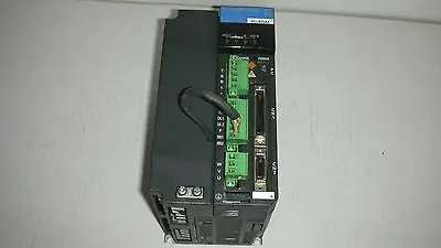 Используется С + PLC Servo Drives RS1A05AA