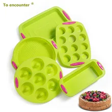 

Baking Set Silicone Round Cake Molds Tiramisu Toast Pans 12 Cup Muffin Cupcake Mold Donuts Pans Baking and Pastry 5 in Package