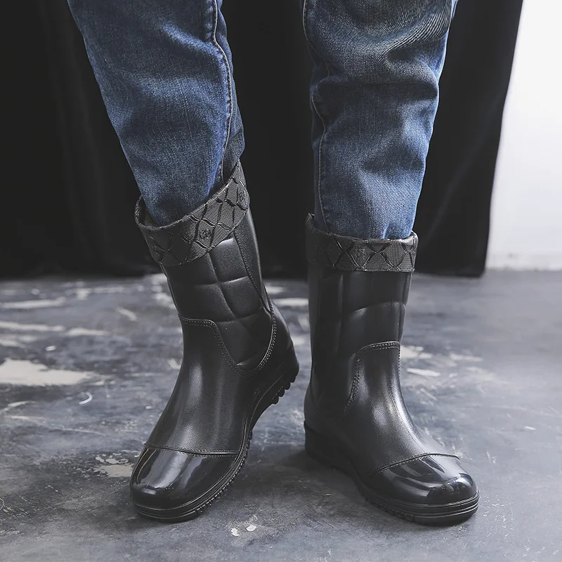 9561486980_563697925