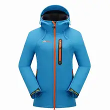 Крепление покорить Для женщин Пеший Туризм Куртка Softshell Открытый спорт отдых для верховой езды ветрозащитный Водонепроницаемый утолщаются теплые мягкие пальто