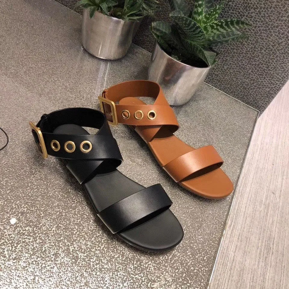 

19SS Gold Metal Belt Buckle Summer Gladiator Sandals Sexy Peep Toe Soft Flat Cross Tie Casual Beach Woman Shoes