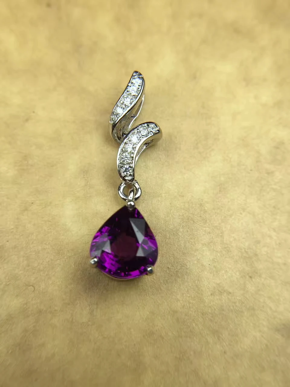 Naturel violet rouge grenat gem pendentif pierre précieuse naturelle pendentif collier 925 argent m