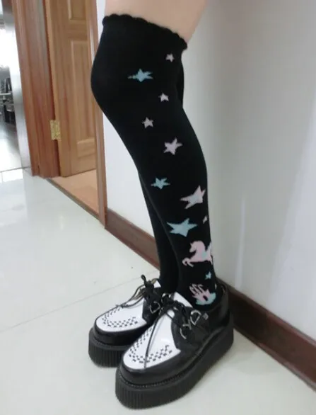 Модные милые Лолита носки Единорог носок с изображением лошади черный и белый цвет над коленом носки хараюку Лолита no. Sock08