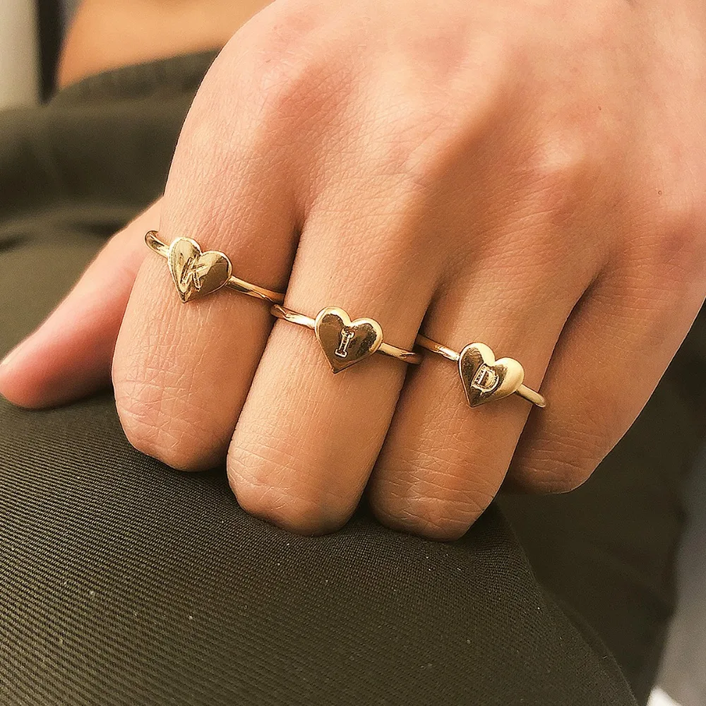 

OLOEY 2019 1pc Simple Women Rings Fashion 26 Letter Parttern Finger Ring Female Casual Alloy Heart-shaped Knuckle Ring Jewelry