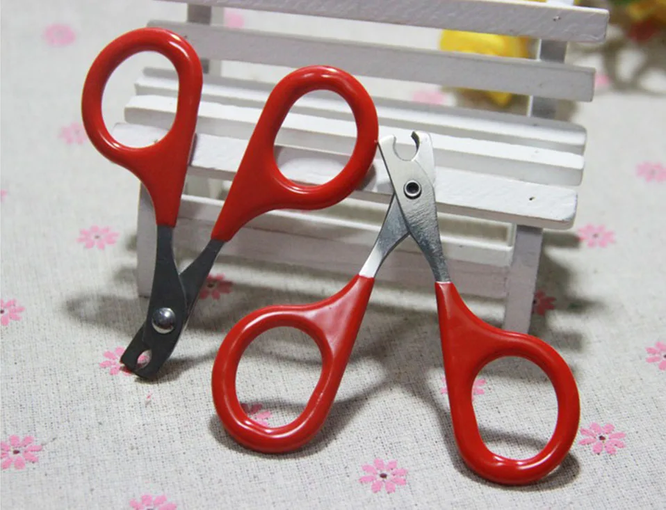 1 PCS Metallic red scissors for cats Solid and durable scissors for claws cat cats products for pets cat nails                   (1)
