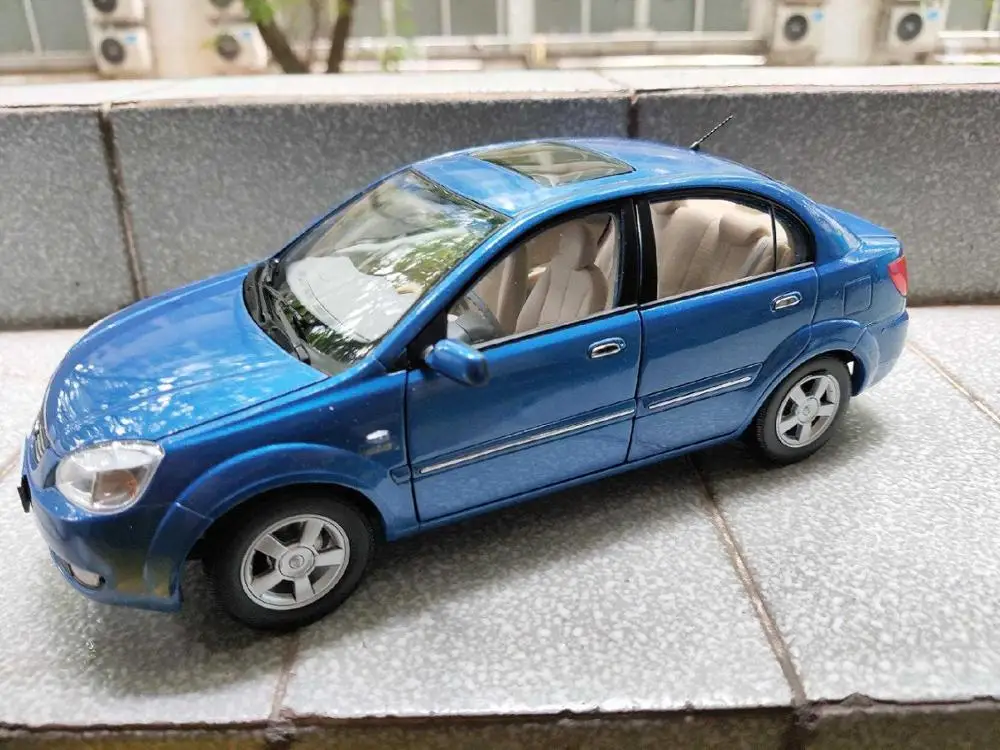 1:18 литая под давлением модель для Kia Rio 2007 синий седан редкий сплав игрушечный автомобиль миниатюрная Коллекция подарков