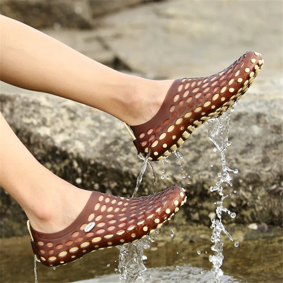 

New Men Casual Shoes Summer Brethable Hole Flats Male Sandals 2019 Beach Shoes Slip On Fashion Man Loafers Light Big Size 38-45