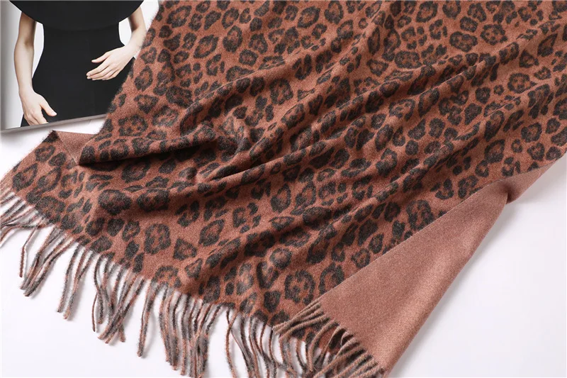Леопардовый шарф с принтом для женщин новые двухсторонние кашемировые шарфы зимнее теплое одеяло длинные кисточки пашмины Твердые шали и палантины