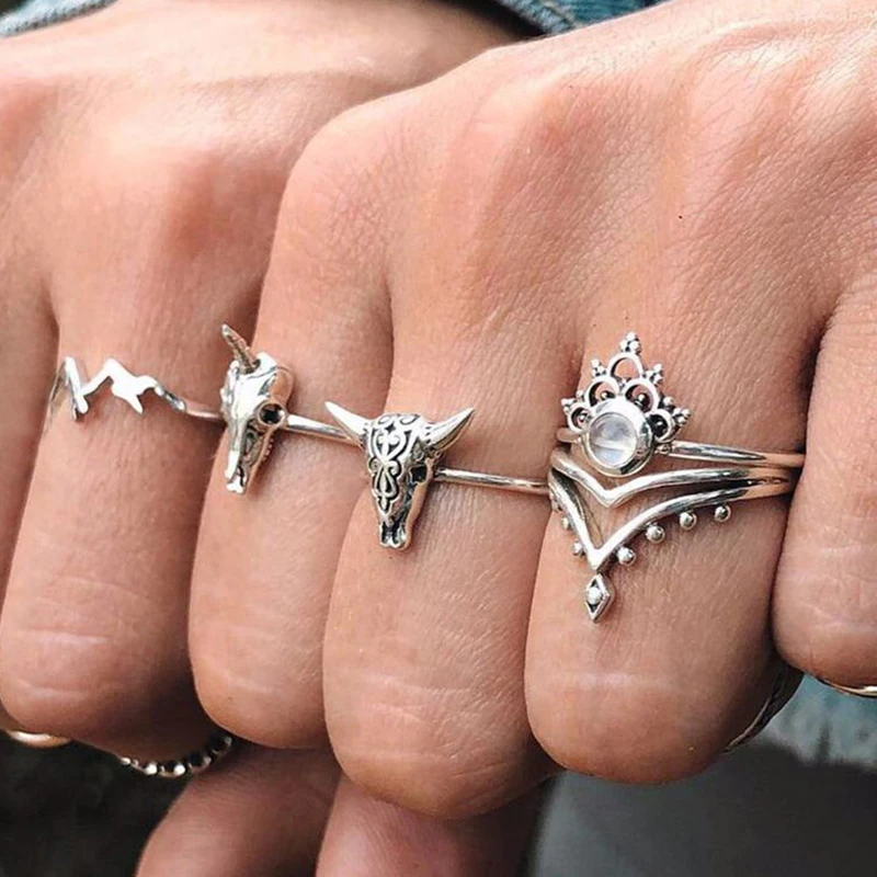 

4 Pcs/ Set Bohemian Bull Head Mountain Crown Gem Silver Irregular Joint Ring Set Female Personality Party Jewelry Accessories