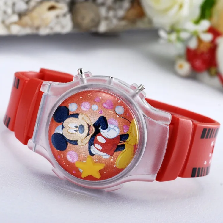 Новые популярные модные милые Миньоны из мультфильма Миньоны детские электронные часы Силиконовые часы для мальчиков женские спортивные наручные часы Подарки для девочек - Цвет: red