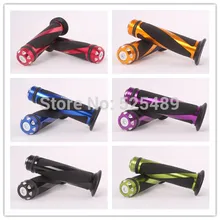 Nueva Marca de 7 Colores 2x Universal de La Motocicleta Apretones de manillar de Moto Manillar De Goma y Aluminio 7/8 ”22 MM Motocross Apretones de la mano