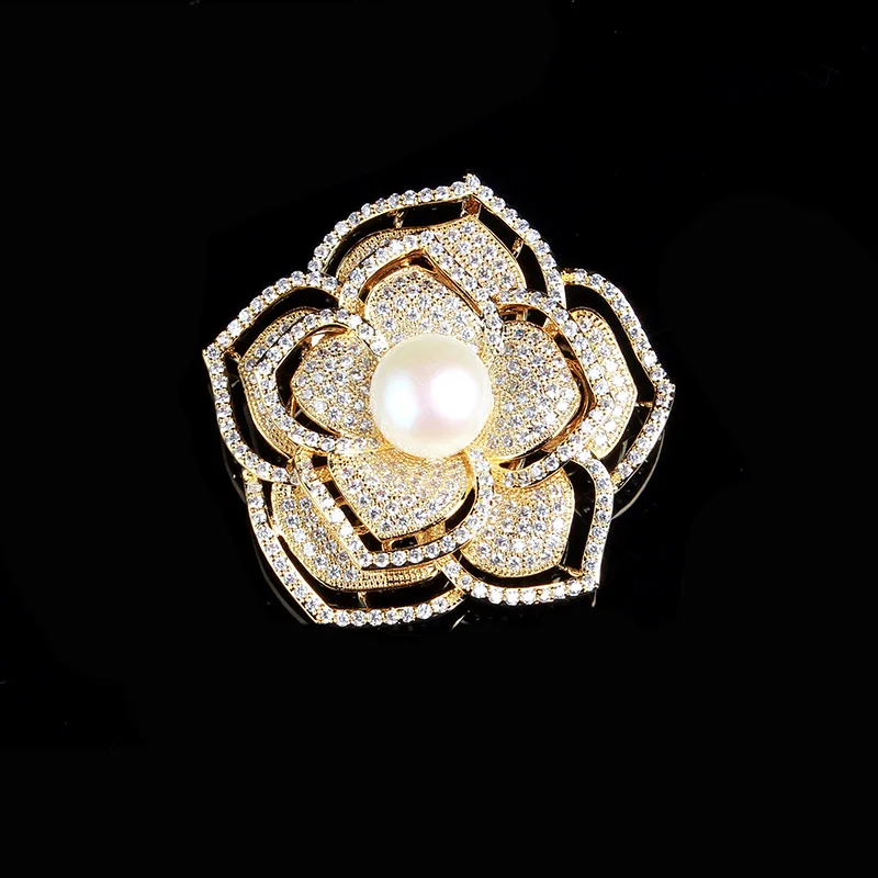 

European and American pearl Korean version of autumn and winter high - grade crystal brooch pin sweater collar accessories