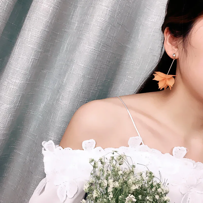 

Fashion Lovely Temperament Crystal Red color Flower Women Dangle Drop Earring for Wedding/Party Bridal Earring