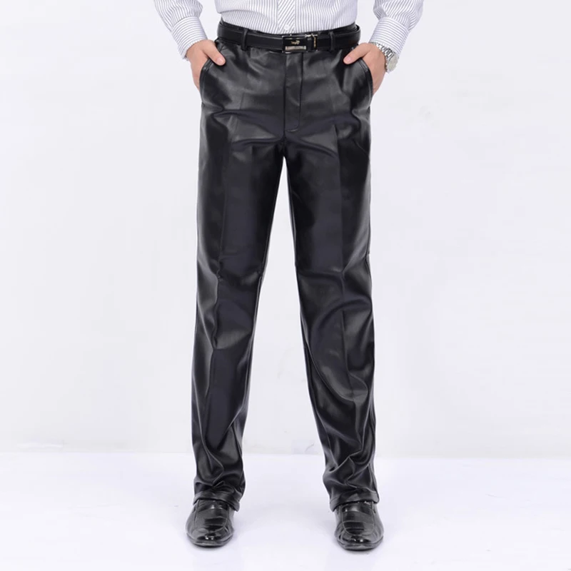 Новые осенние зимние мужские модные брюки из искусственной кожи, мужские свободные прямые мотоциклетные ветрозащитные брюки из искусственной кожи размера плюс для мужчин