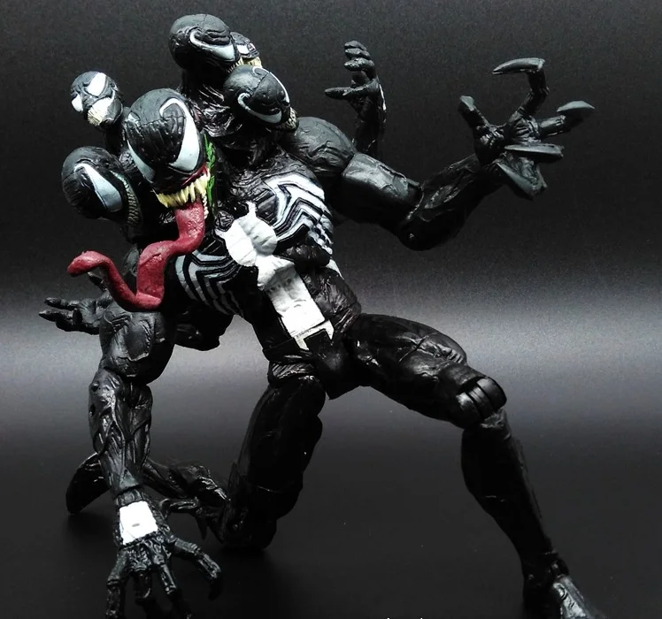 

Four Hands Nine Heads Spider Man Movie Venom 6 Inch Action Figure 20 Cm
