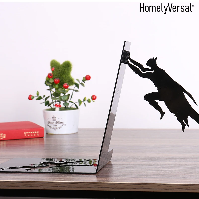 

Creative DC Superman Batman Metal Desk Stands Bookend Holder Office School Supplies Stationery Gift students Home decoration