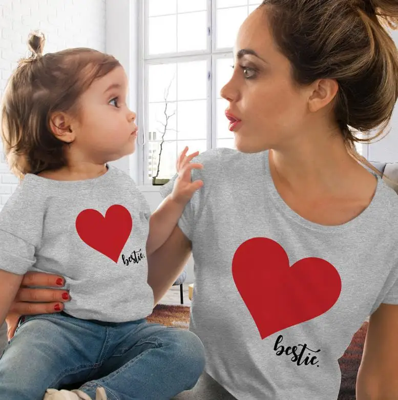Bkld/Лидер продаж; однотонные футболки с принтом сердечек для родителей и детей; Семейный комплект; футболка Летняя хлопковая футболка с короткими рукавами и круглым вырезом