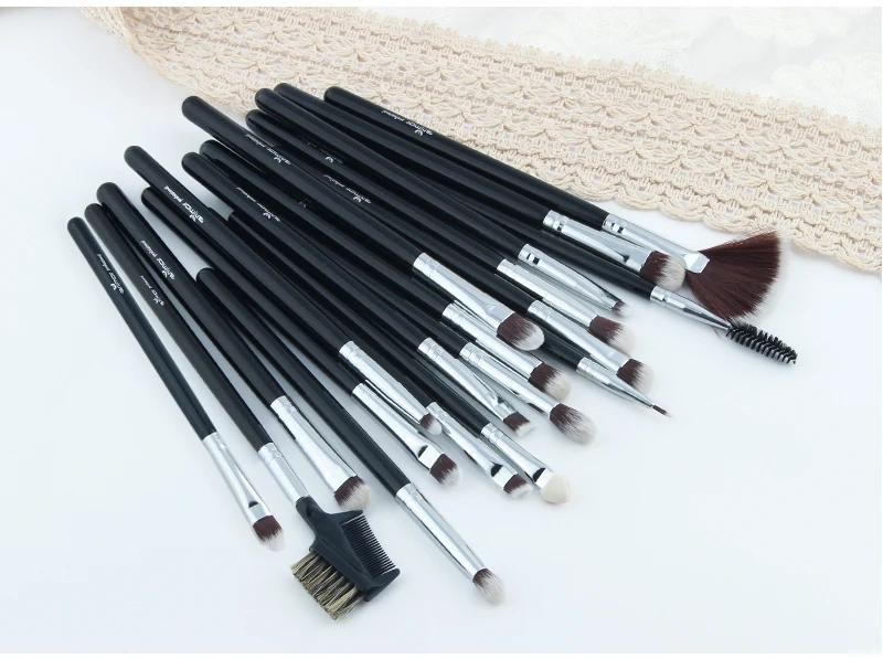 makeup brushes (13)