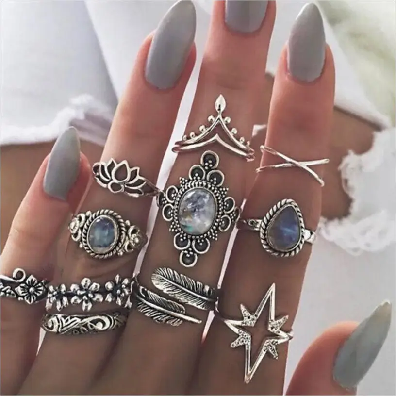 

Temperament Fashion Woman's Leaf Ring Exquisite Natural Stone Geometric Ring Openwork Engraving Flower Ring Set