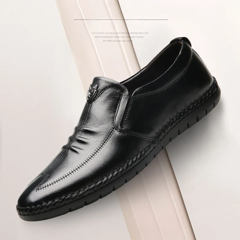 

2018 autumn new men's shoes wild casual business men's shoes soft feet a lazy shoes.