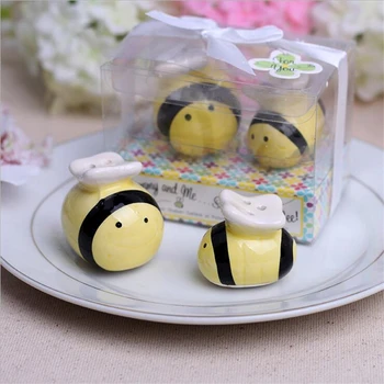 

Creative Ceramic Bee Salt & Pepper Shaker Wedding Favors And Gifts For Guests Souvenirs Decoration Event & Party Supplies