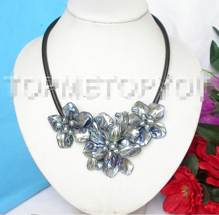

Free shipping >>>>>>Baroque bloom flower blue shell pearls choker leather necklace E1183