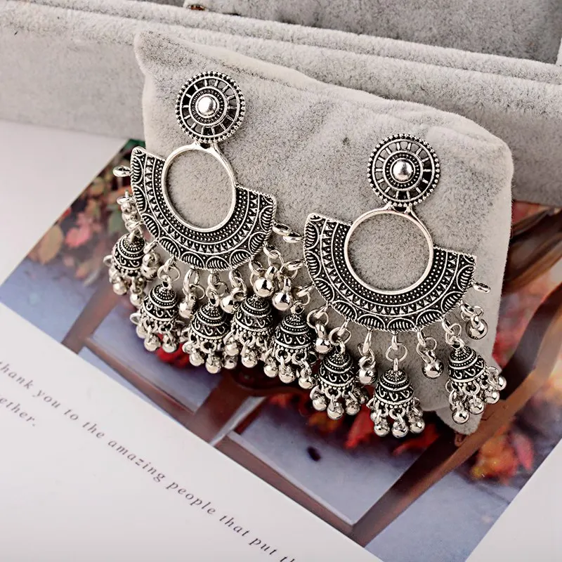 DOUVEI винтажные серебряные индийские серьги для женщин, этнические серьги Jhumka с кисточками, классические массивные серьги Ohrringe