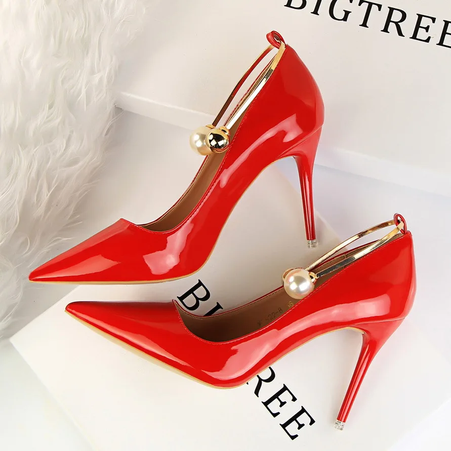 

Korean style show-flattering, thin and high-heel, sharp-pointed metal word with pearl, single-piece shoes
