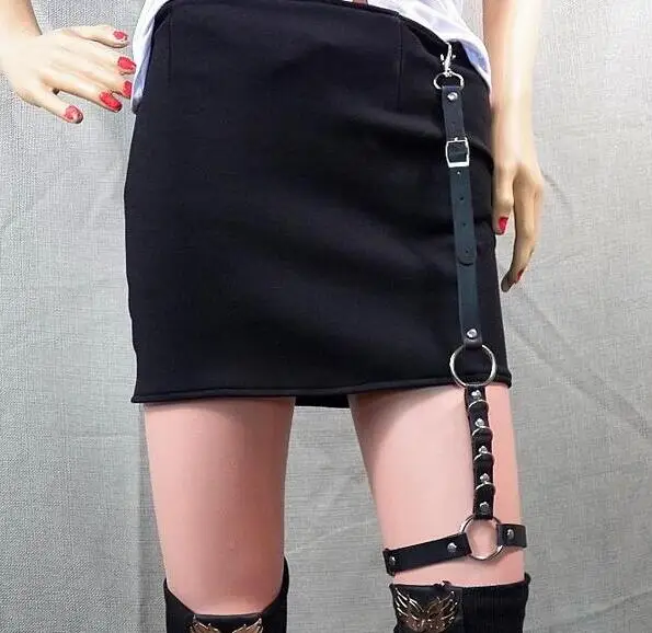 Для мужчин и женщин мода Harajuku один ремень клип кожаные ремни панк подтяжки крюк регулируемая нога металлическое кольцо носок подвязки аксессуары - Цвет: Черный