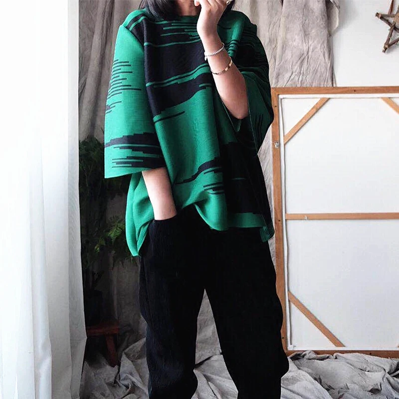 Changpleat летние большие размеры свободные женские футболка Miyak плиссированные