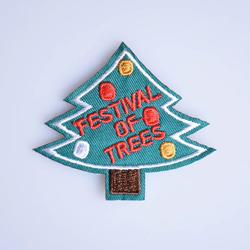1PC Christmas Tree Patches Iron On Embroidered Patch For Cloth Cartoon