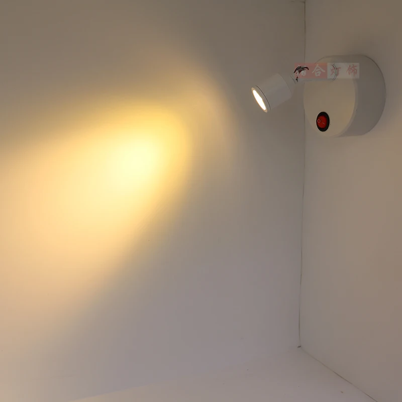 

Battery comes with power supply LED lamp spotlight wireless plug in the background of the wall the display cabinet lamp ZH