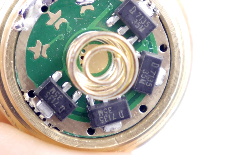 Светодиодный фонарик AMC7135 CREE светодиодный яркий теплый белый медный 3000 К для