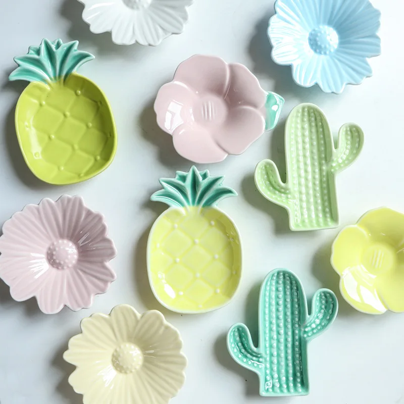 

Glazed Ceramics Nordic Creative Meal Pineapple Dish Sauce Dish Cactus Petal Small Dishes of Irregular Shape Pink