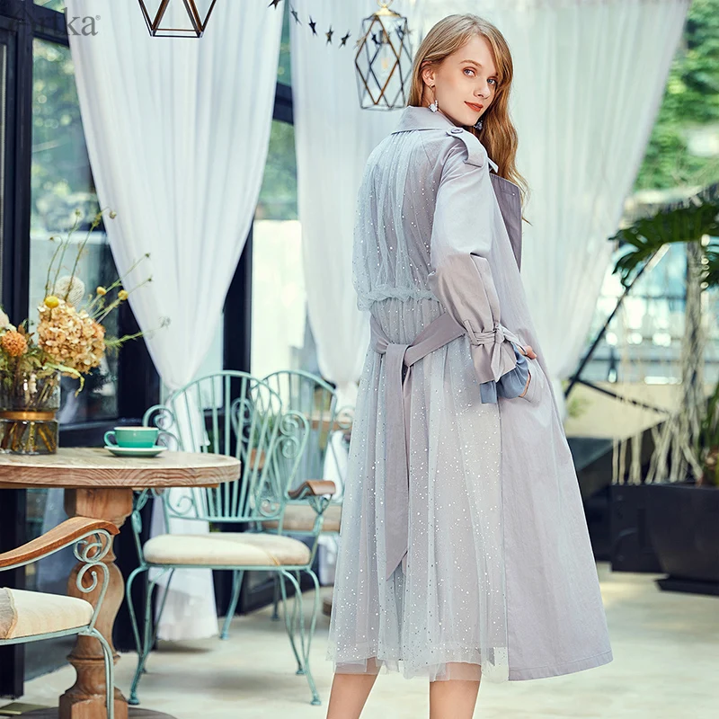 

ARTKA 2019 Autumn New Women Coat Elegant Mesh Patchwork Windbreaker Back Elastic Waist Double Breasted Trench Coat FA10083Q