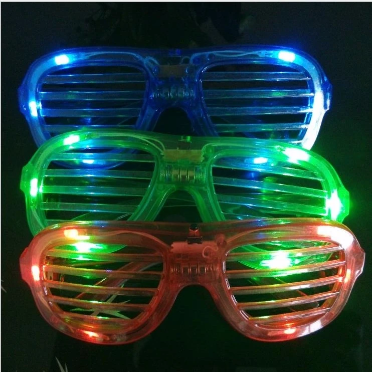 6pcs / lot Módní žaluzie Tvar LED blikající brýle Zapněte děti hračky vánoční Party dodávky Dekorace zářící brýle