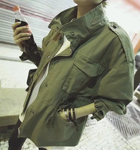 Женская куртка армейского зеленого цвета большого размера в стиле милитари, украшенная погонами, модные корейские свободные куртки, уличная одежда - Цвет: Армейский зеленый